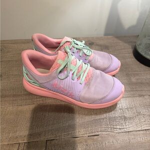 Kizik Anaheim tennis shoes